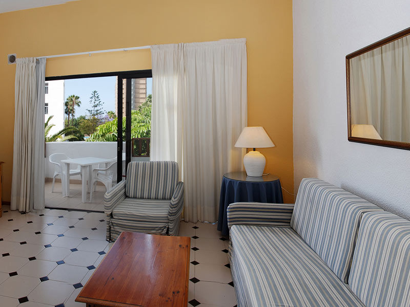 Apartamentos Hg Cristian Sur Los Cristianos  Bagian luar foto