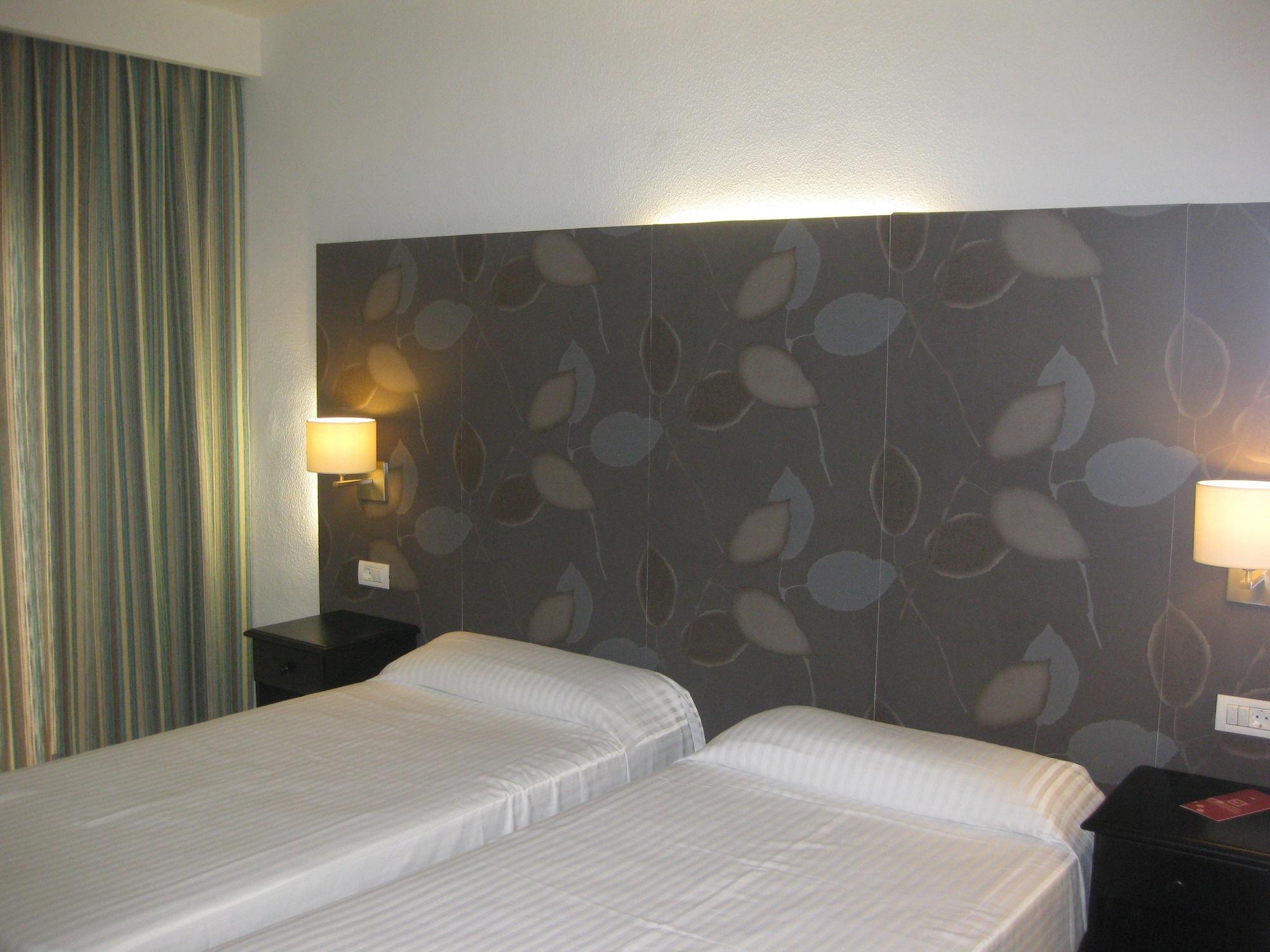 Apartamentos Hg Cristian Sur Los Cristianos  Bagian luar foto