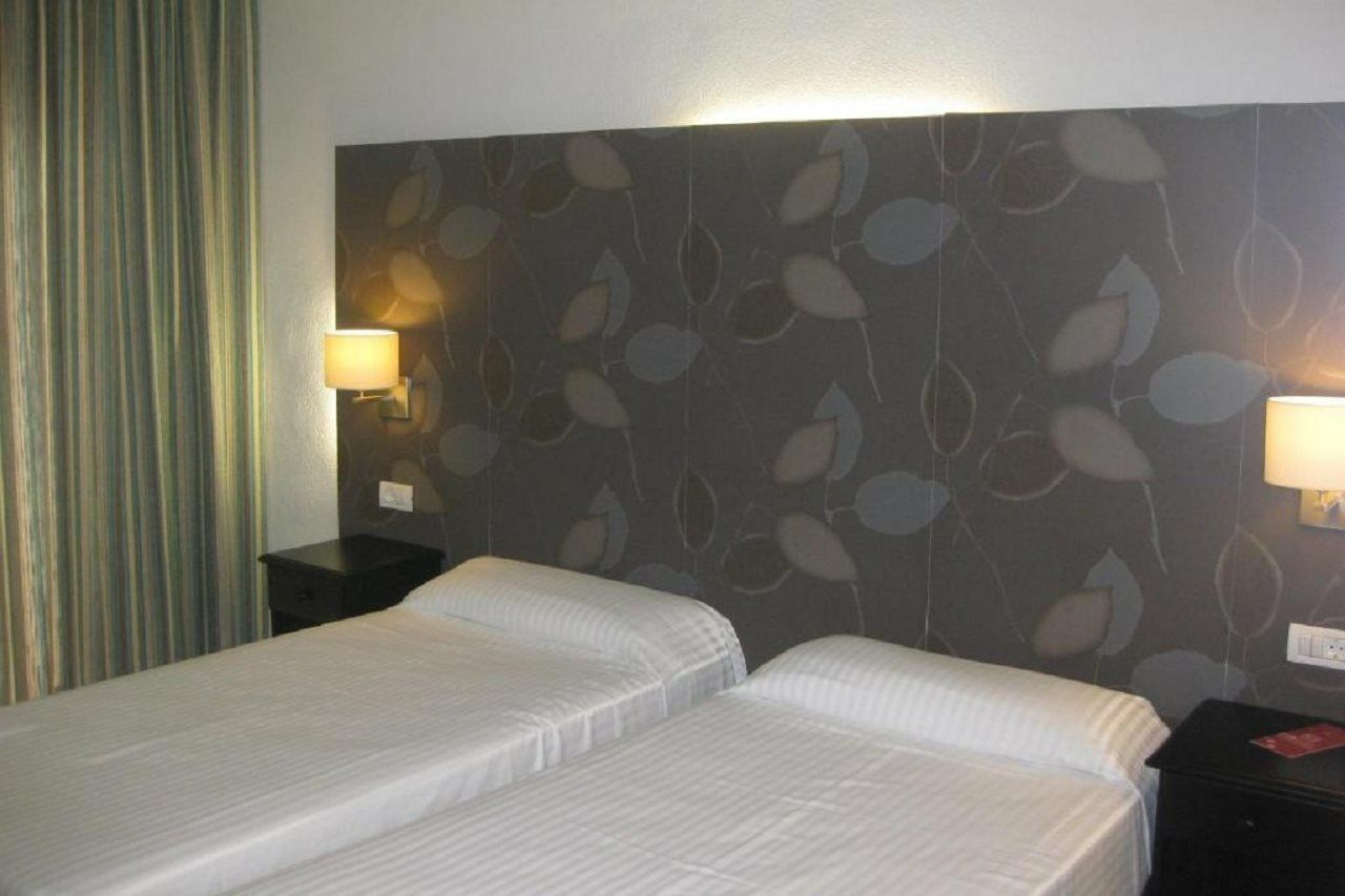 Apartamentos Hg Cristian Sur Los Cristianos  Bagian luar foto